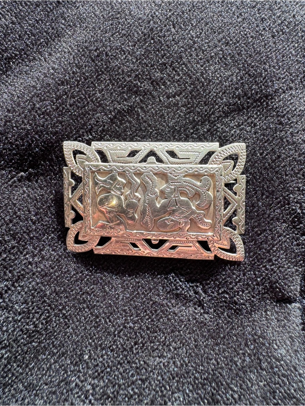 Vintage Guatemalan 900 Silver Brooch: Handcrafted
Tribal Dancers Folk Art